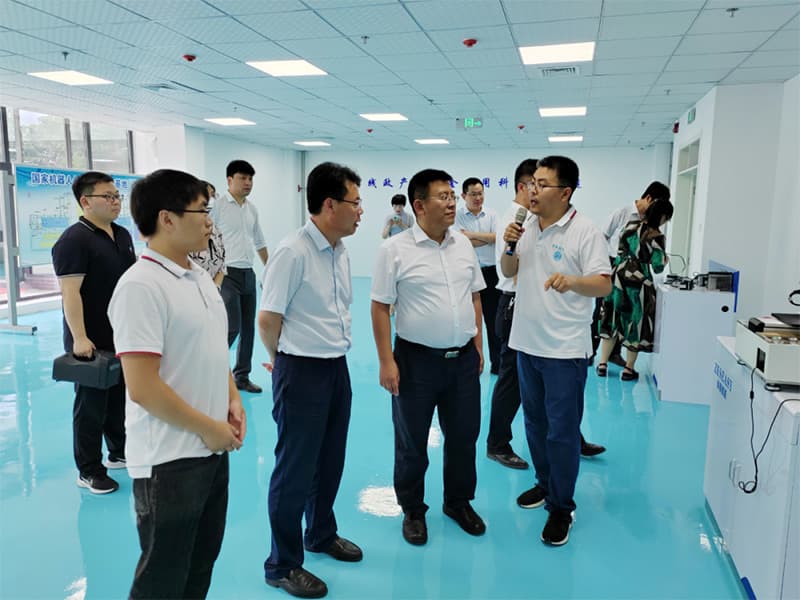 省創(chuàng)新發(fā)展研究院院長劉峰一行到公司調(diào)研
